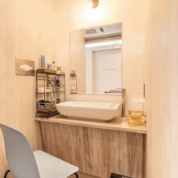 ヴィンテージビューティークリニックのプルリアルバイオスカルプチャーを受けた後のパウダールーム