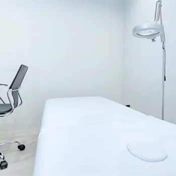 TCB東京中央美容外科の医療脱毛を受ける施術室