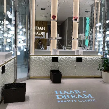 HAABクリニック 大阪院の二重整形を受けた後のパウダールーム