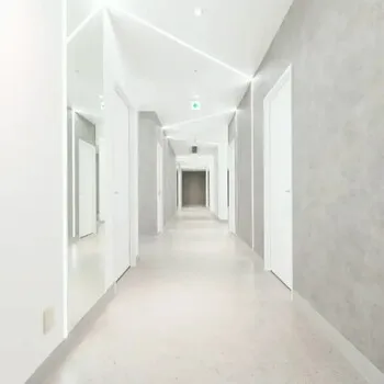 URARAクリニック 新宿院の脂肪冷却を受ける前の廊下