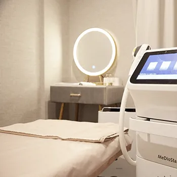 ウィルビークリニック 新宿院の脂肪冷却を受ける施術室