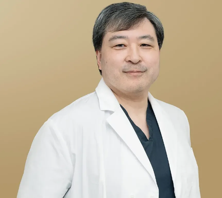 大阪で名医・認定医からミラドライが受けられる共立美容外科の浪川 浩明医師