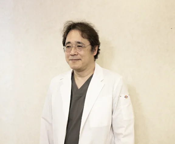 アーティスクリニック博多の濱田 英之輔医師
