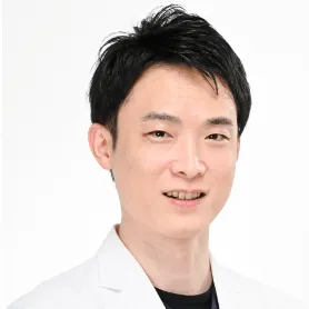 こじまクリニックのクマ取り整形を担当する小島清登院長