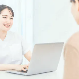 こじまクリニックのクマ取り整形を受ける前のカウンセリングのイメージ