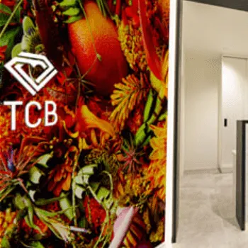 TCB東京中央美容外科 那覇院のほくろ除去を受ける前のクリニックのエントランス