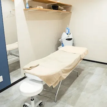 BAO CLINIC 大阪2院のジャルプロスーパーハイドロを受ける施術室