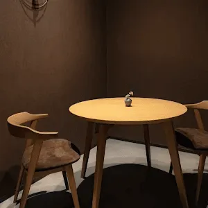綺翠 kisui Clinicのリズネを受ける前のカウンセリングルーム