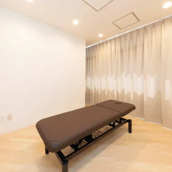 M CLINICのリズネを受ける施術室