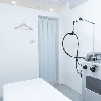 SKIN LAB CLINIC五反田のリズネを受ける施術室