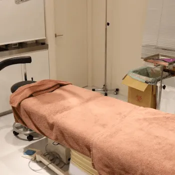 BIANCA CLINIC 東京2院のモフィウス8を受ける施術室