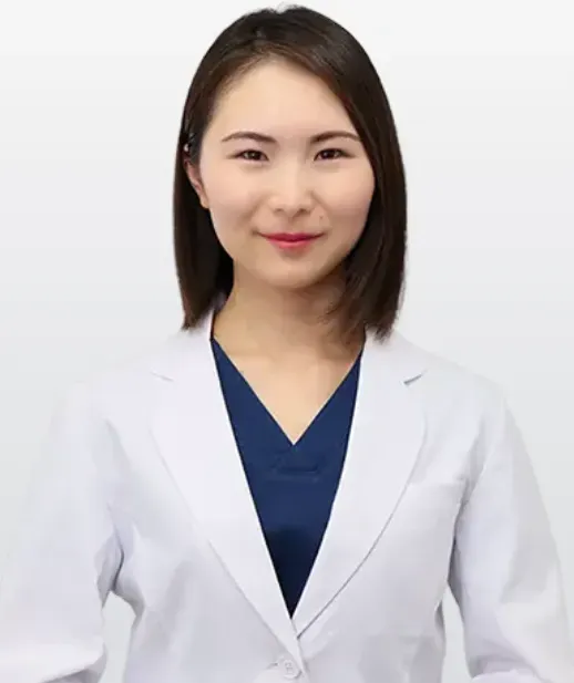 横浜で二重埋没が上手い先生である横浜TAクリニックの西田 梨紗医師